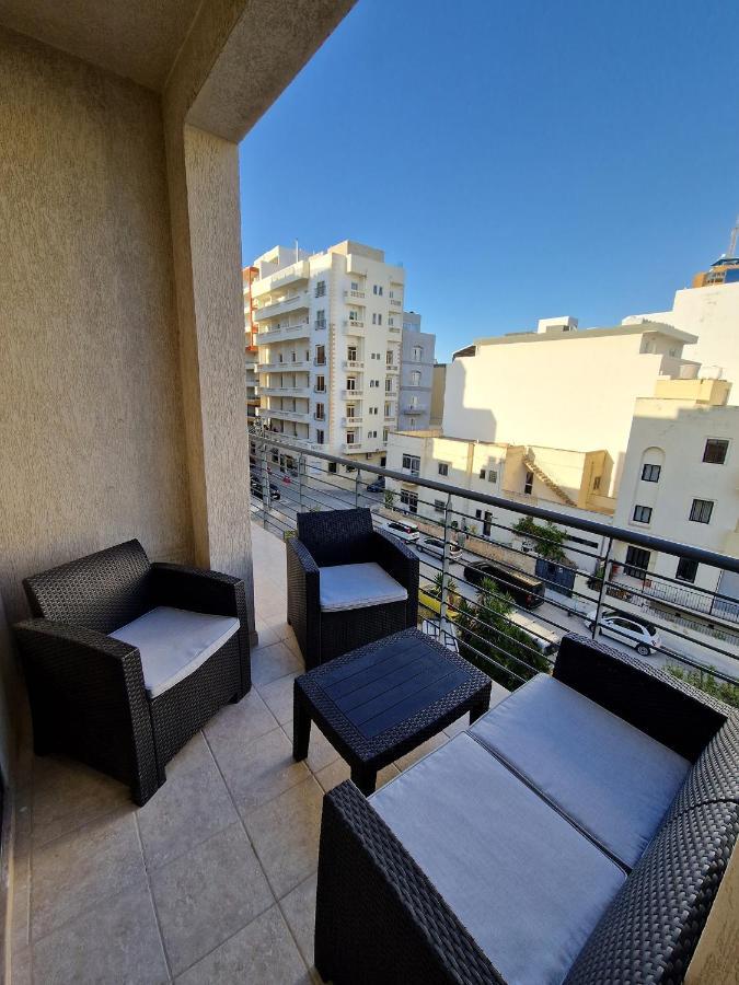 Korzo Suites St. Julian'S Exteriör bild