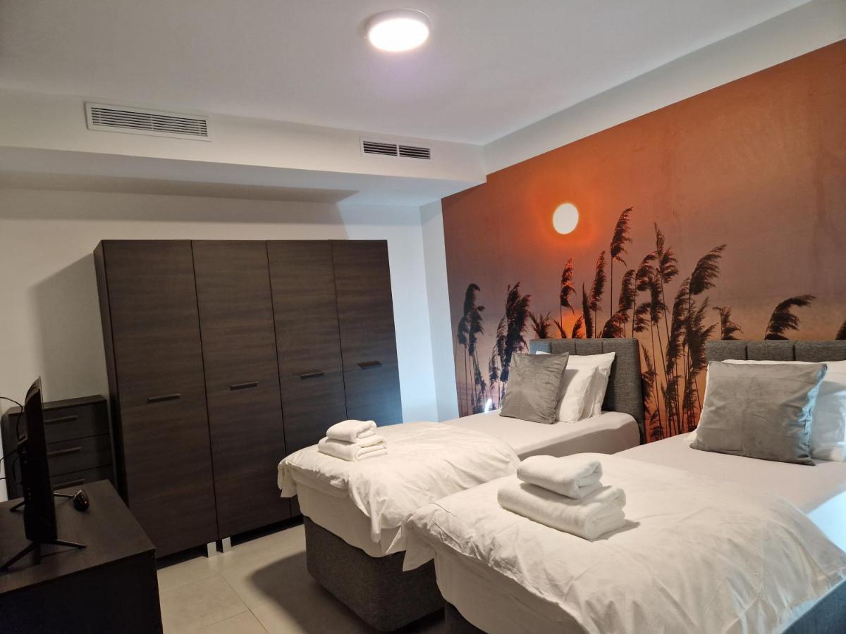 Korzo Suites St. Julian'S Exteriör bild