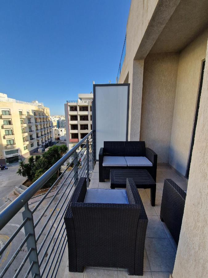 Korzo Suites St. Julian'S Exteriör bild